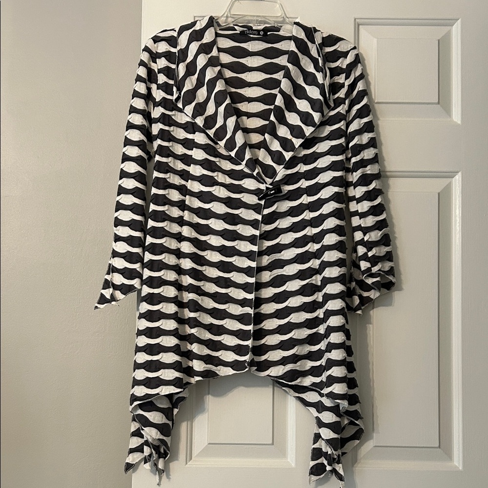 Grey & White Wave Pattern Open Cardigan